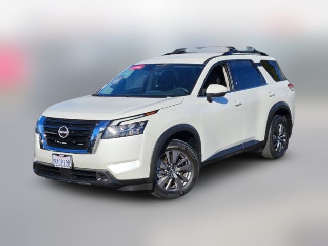 2022 Nissan Pathfinder SV