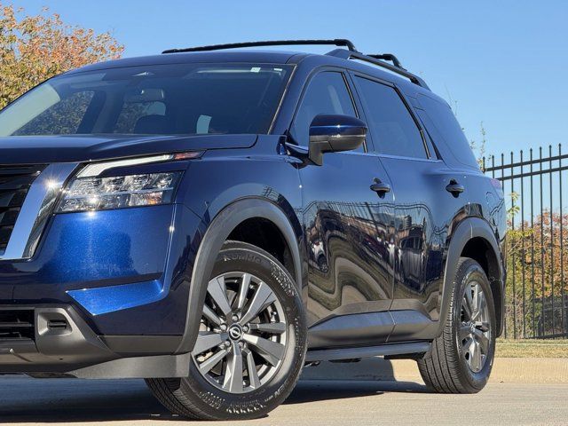 2022 Nissan Pathfinder SV