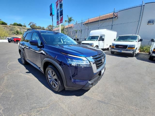 2022 Nissan Pathfinder SV