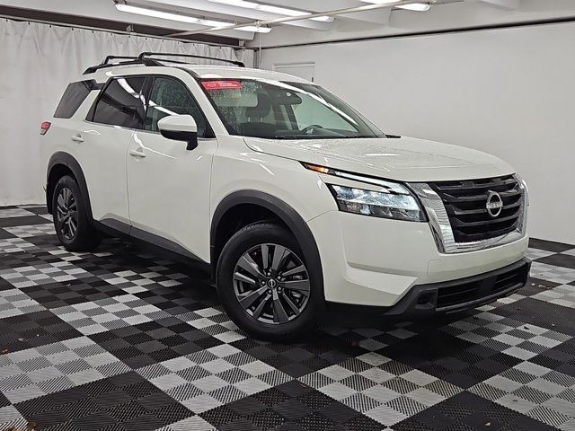 2022 Nissan Pathfinder SV