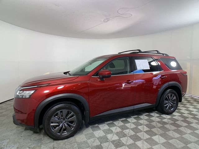 2022 Nissan Pathfinder SV