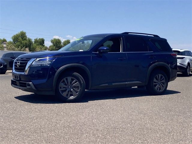 2022 Nissan Pathfinder SV