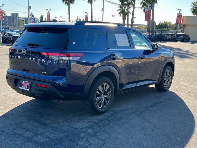 2022 Nissan Pathfinder SV