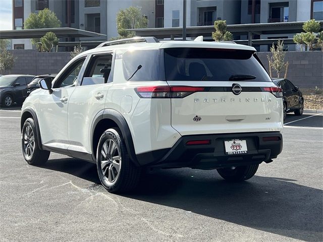 2022 Nissan Pathfinder SV