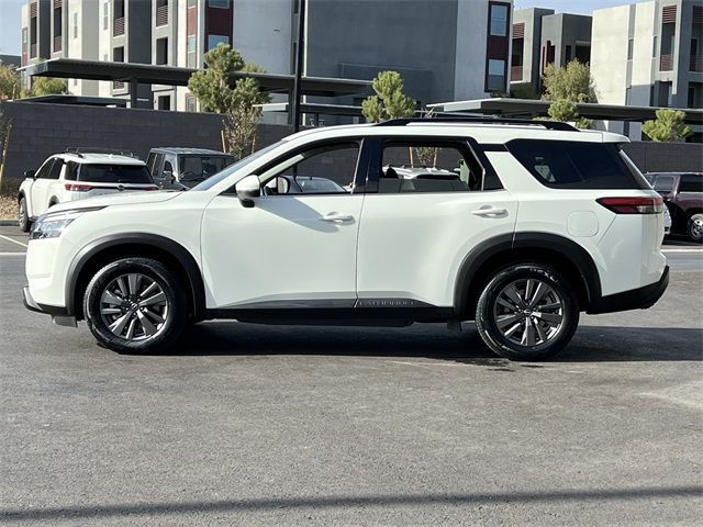 2022 Nissan Pathfinder SV