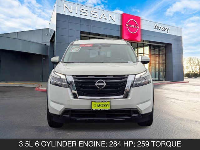 2022 Nissan Pathfinder SV