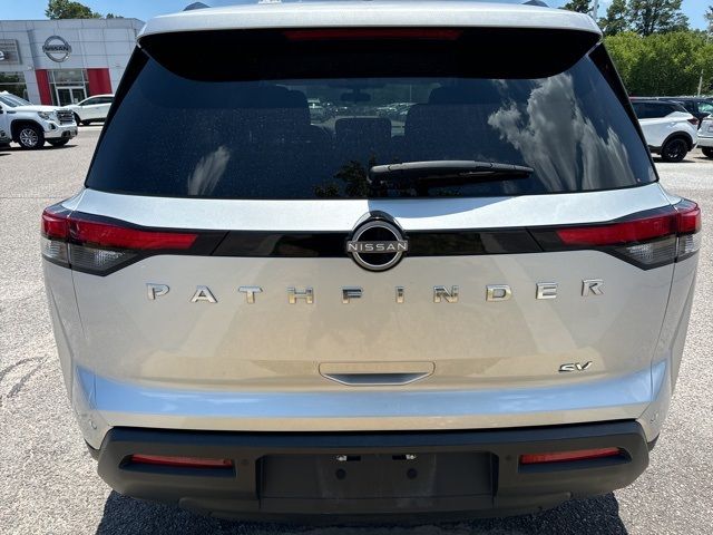 2022 Nissan Pathfinder SV