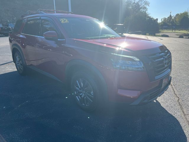 2022 Nissan Pathfinder SV