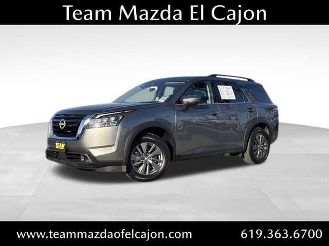 2022 Nissan Pathfinder SV