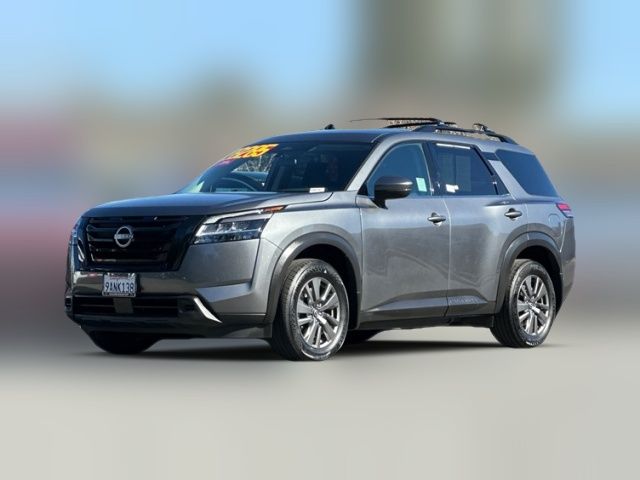 2022 Nissan Pathfinder SV