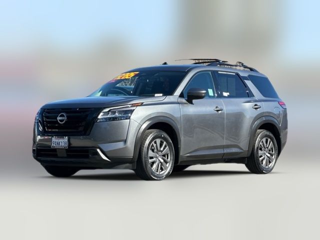 2022 Nissan Pathfinder SV