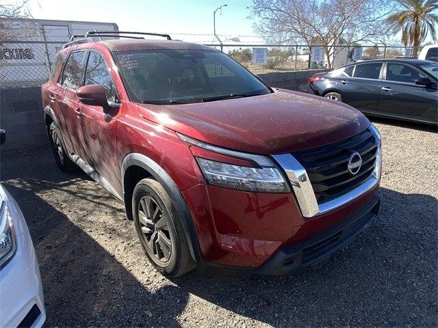 2022 Nissan Pathfinder SV