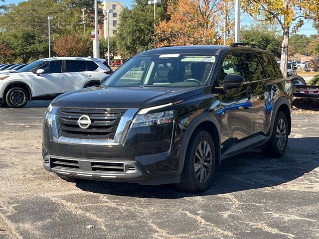 2022 Nissan Pathfinder SV