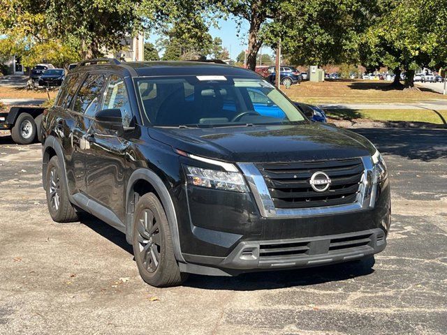 2022 Nissan Pathfinder SV