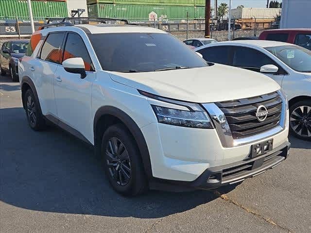 2022 Nissan Pathfinder SV