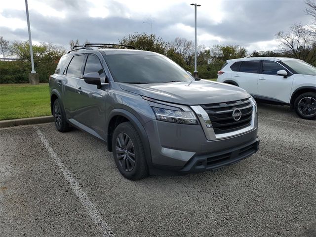 2022 Nissan Pathfinder SV