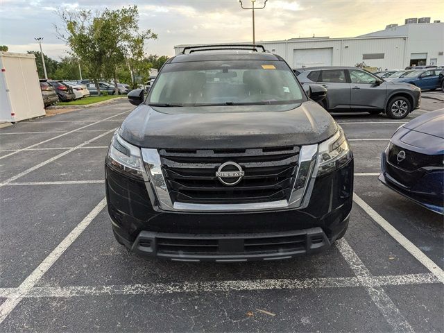 2022 Nissan Pathfinder SV