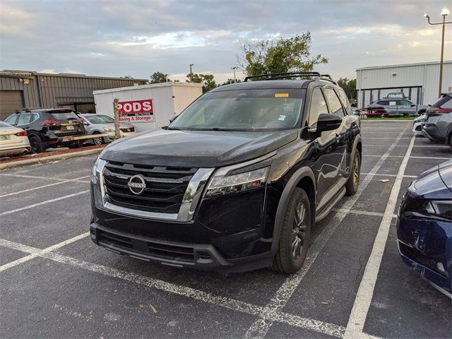 2022 Nissan Pathfinder SV