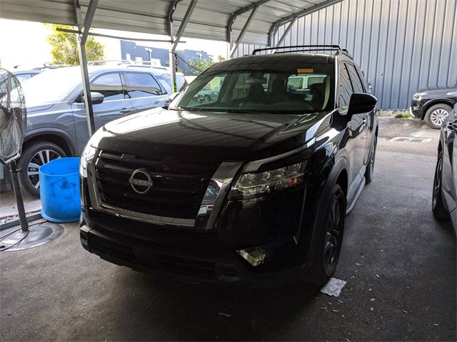2022 Nissan Pathfinder SV