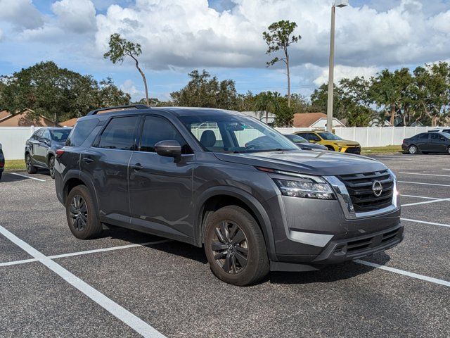 2022 Nissan Pathfinder SV