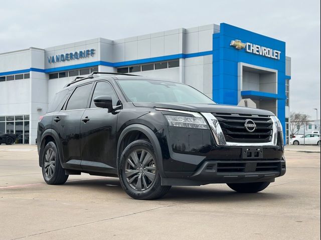 2022 Nissan Pathfinder SV