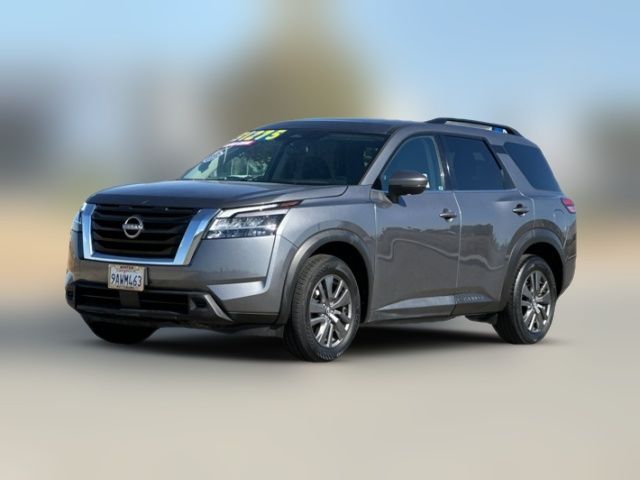 2022 Nissan Pathfinder SV