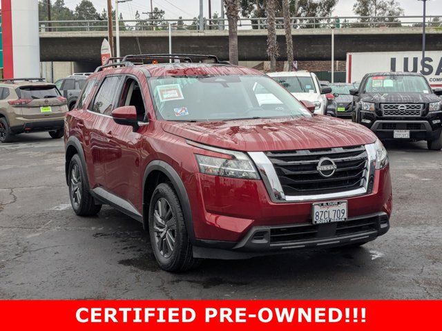 2022 Nissan Pathfinder SV