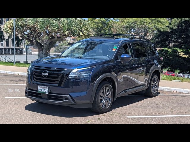 2022 Nissan Pathfinder SV
