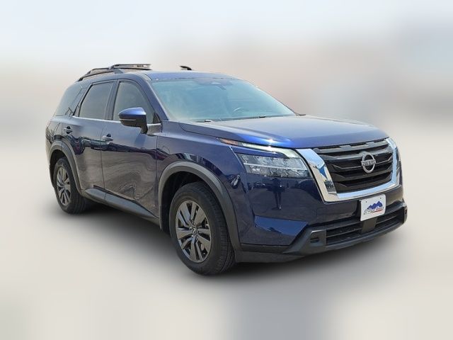 2022 Nissan Pathfinder SV