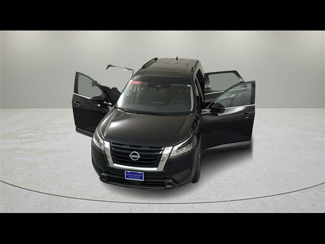 2022 Nissan Pathfinder SV