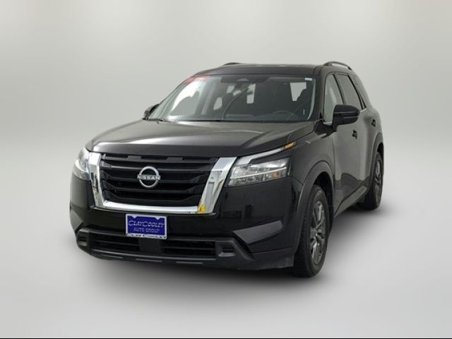 2022 Nissan Pathfinder SV
