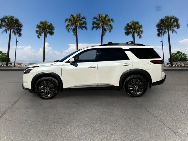 2022 Nissan Pathfinder SV