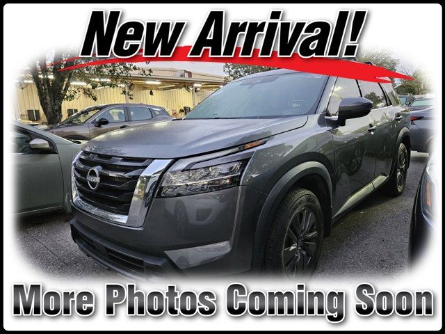 2022 Nissan Pathfinder SV