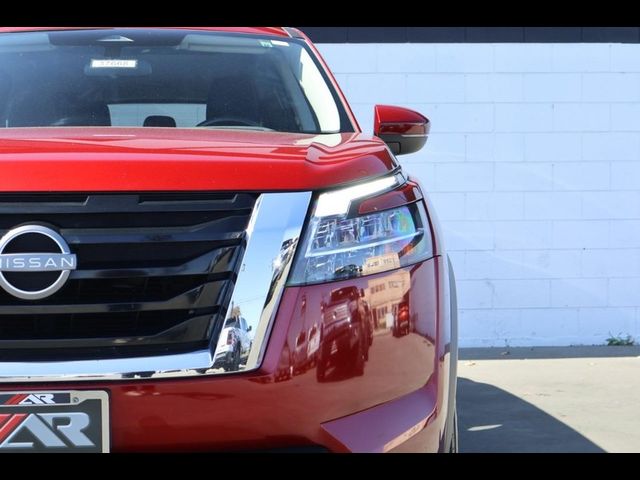 2022 Nissan Pathfinder SV