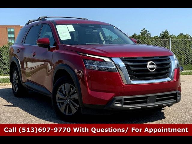 2022 Nissan Pathfinder SV