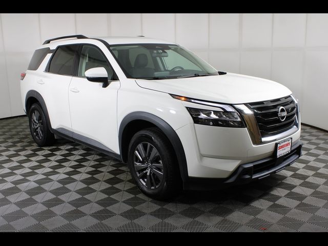 2022 Nissan Pathfinder SV