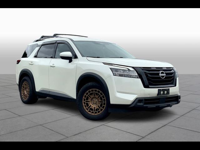 2022 Nissan Pathfinder SV