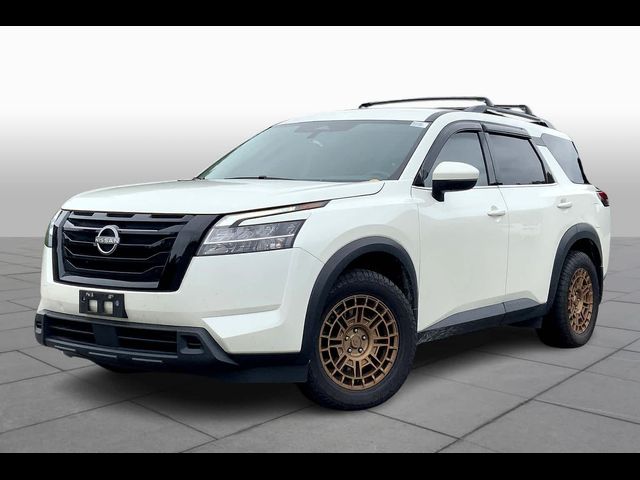 2022 Nissan Pathfinder SV