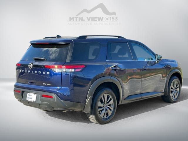 2022 Nissan Pathfinder SV