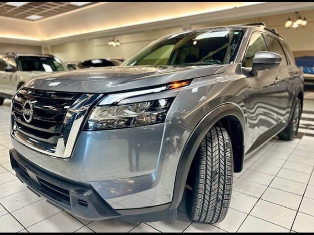 2022 Nissan Pathfinder SV