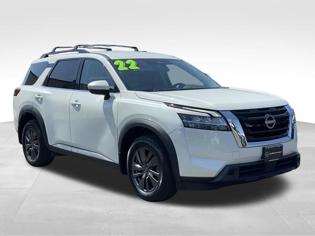 2022 Nissan Pathfinder SV
