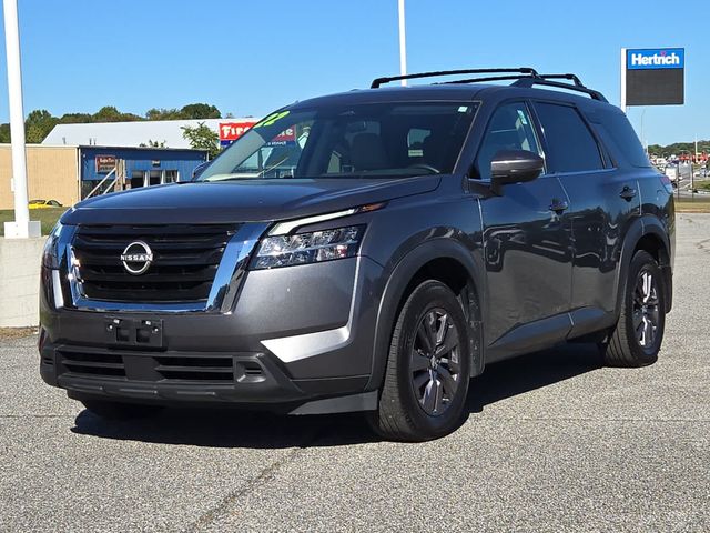 2022 Nissan Pathfinder SV