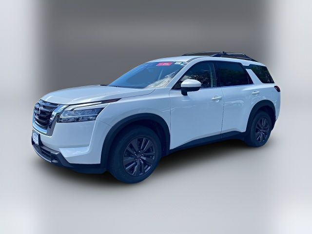 2022 Nissan Pathfinder SV