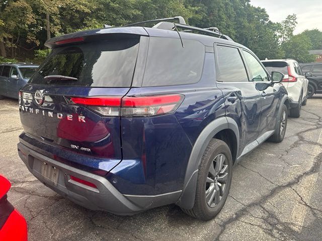 2022 Nissan Pathfinder SV