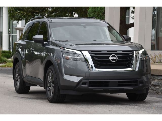 2022 Nissan Pathfinder SV