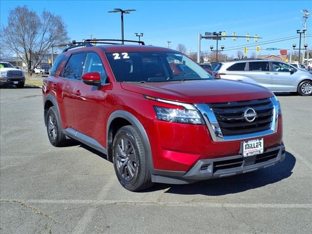 2022 Nissan Pathfinder SV