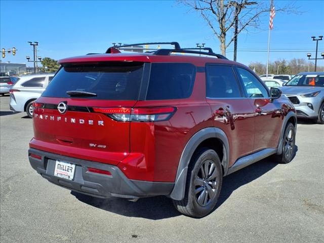 2022 Nissan Pathfinder SV