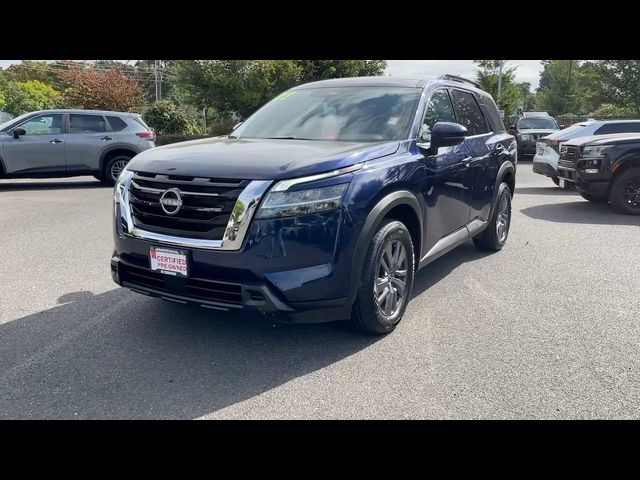 2022 Nissan Pathfinder SV