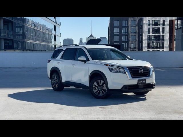 2022 Nissan Pathfinder SV