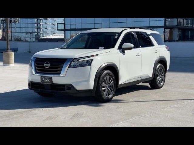 2022 Nissan Pathfinder SV